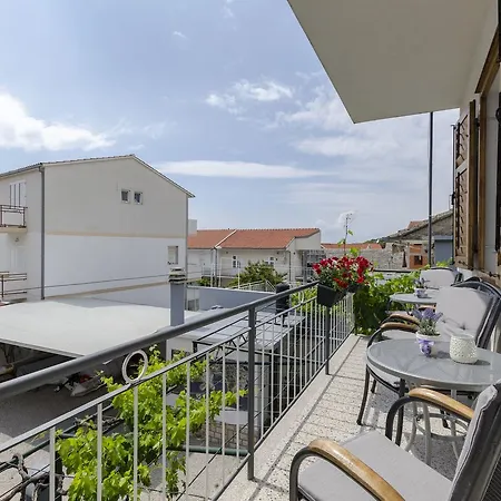 Apartment Antonija Primosten
